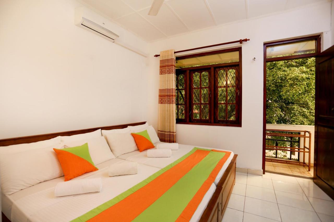 Citrus Cafe & Restaurant Otel Kandy Dış mekan fotoğraf