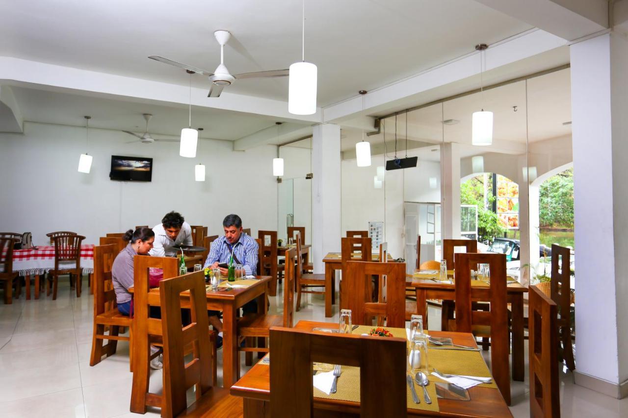 Citrus Cafe & Restaurant Otel Kandy Dış mekan fotoğraf